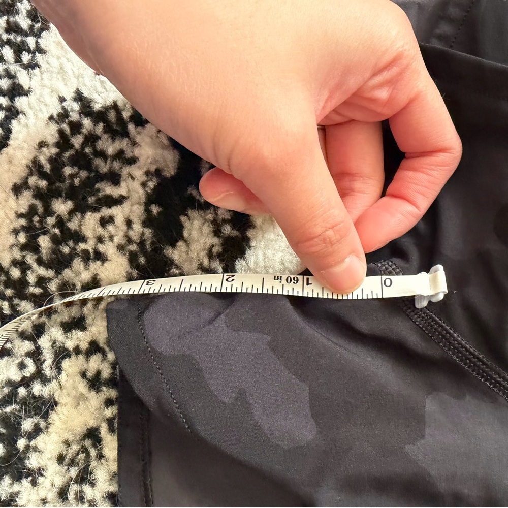 Lululemon Black Camouflage Women's Shorts - Picture 6 of 9